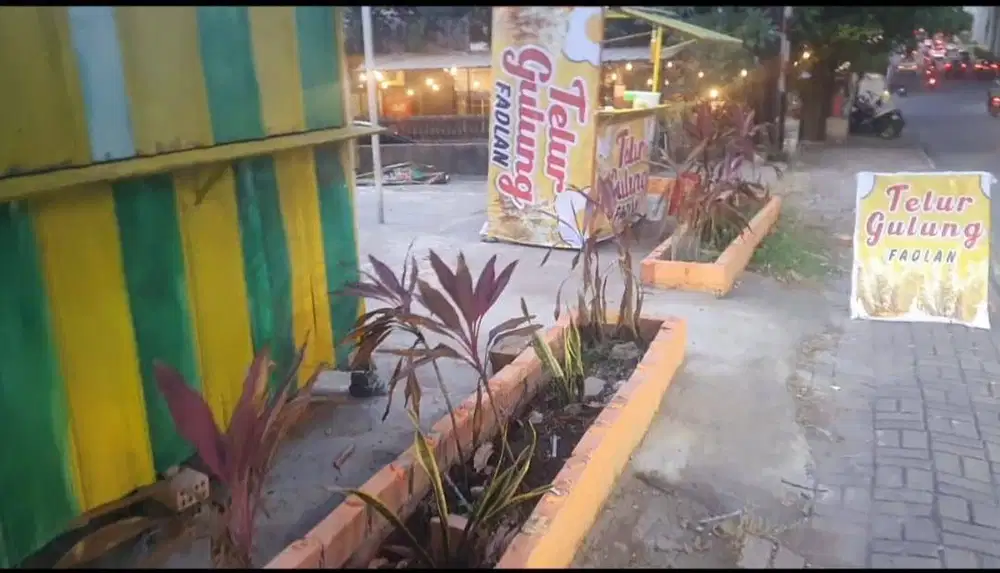 Dibutuhkan Karyawan wanita utk jaga stan telur gulung