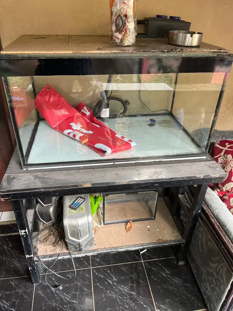 aquarium + rak besi