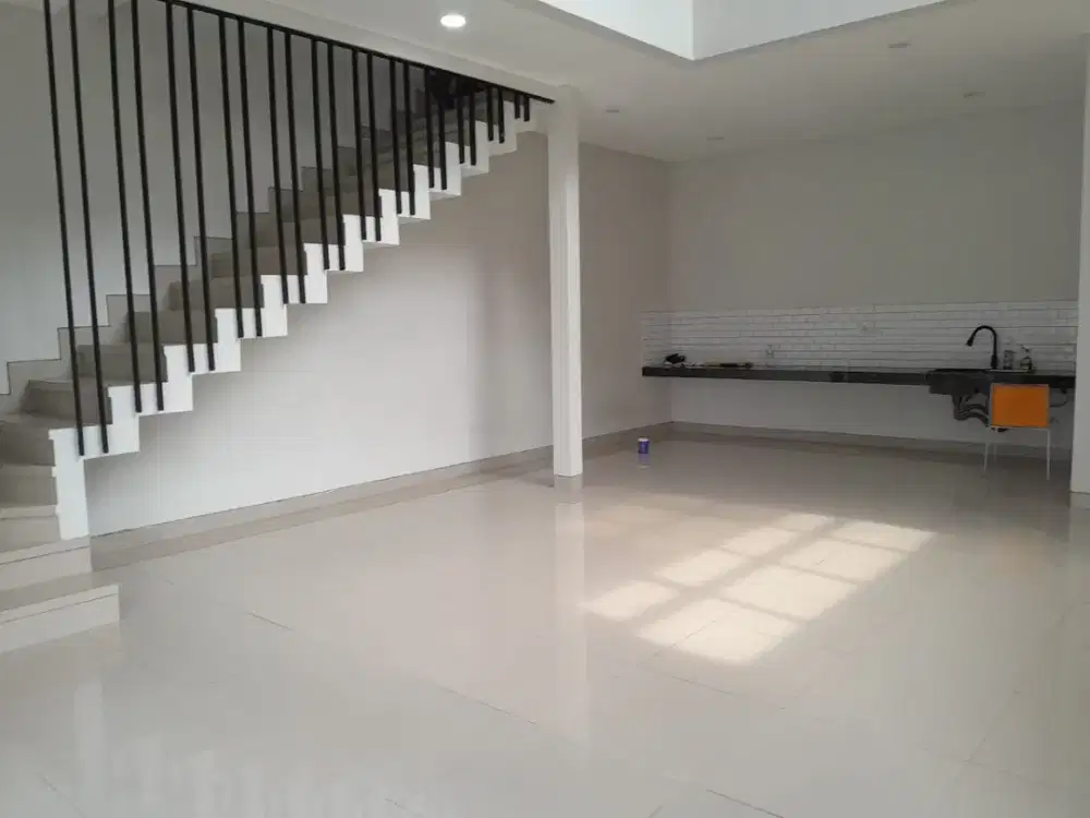 Dijual Rumah di Taman Holisi Indah Posisi Hook