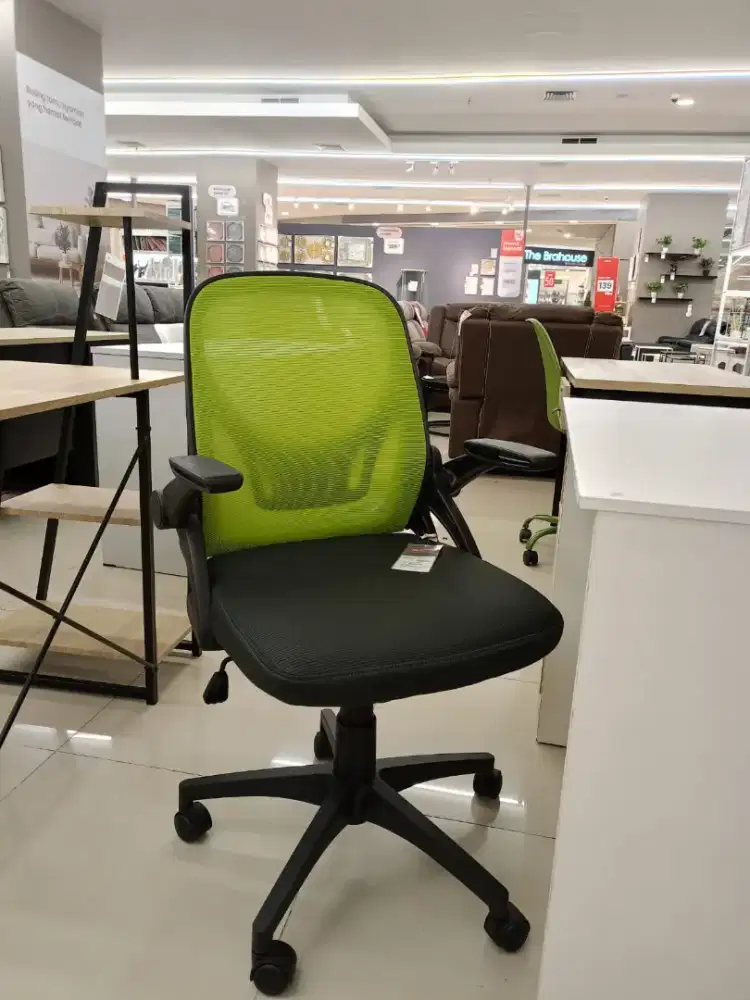 Kursi kantor kokoh
