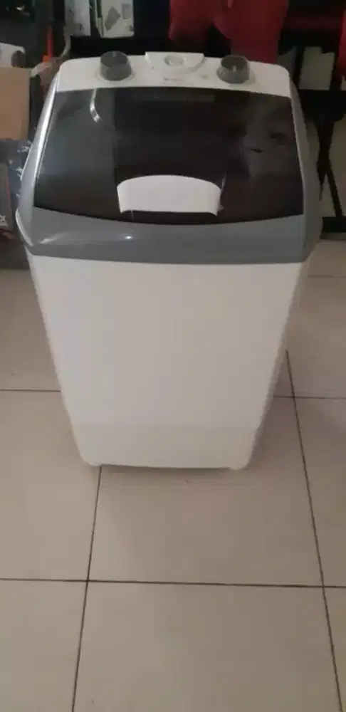 Mesin cuci mini elektrik