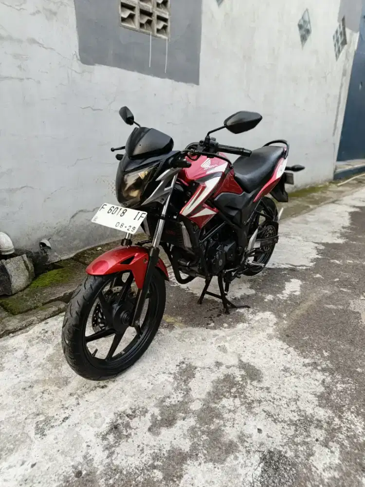 Honda CB 150r tahun 2014 kondisi gress