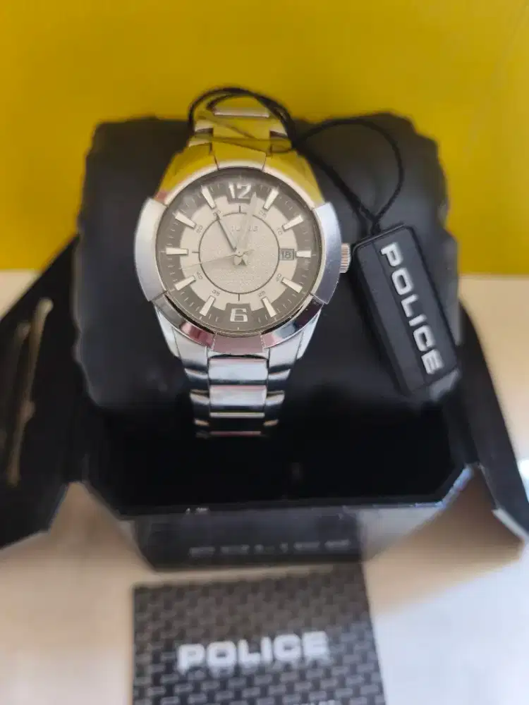 Jam tangan police koleksi pria second preloved