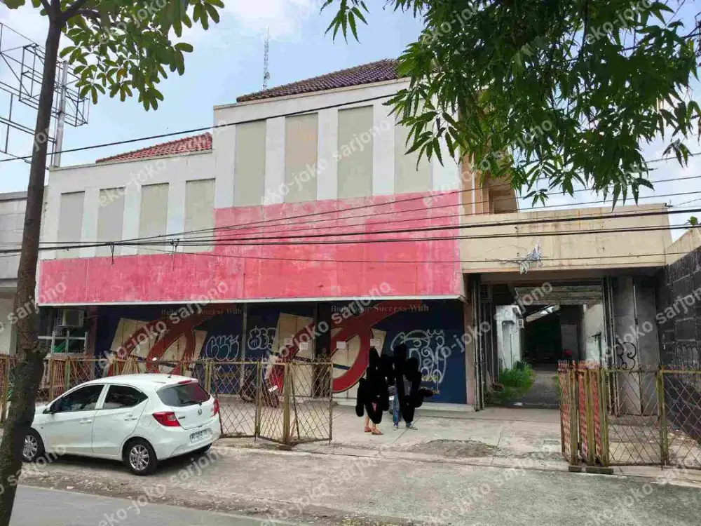 Ruko dan gudang pinggir jl raya Slamet Riyadi Surakarta