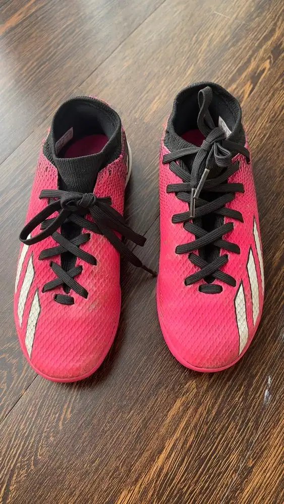 Preloved sepatu futsal adidas anak