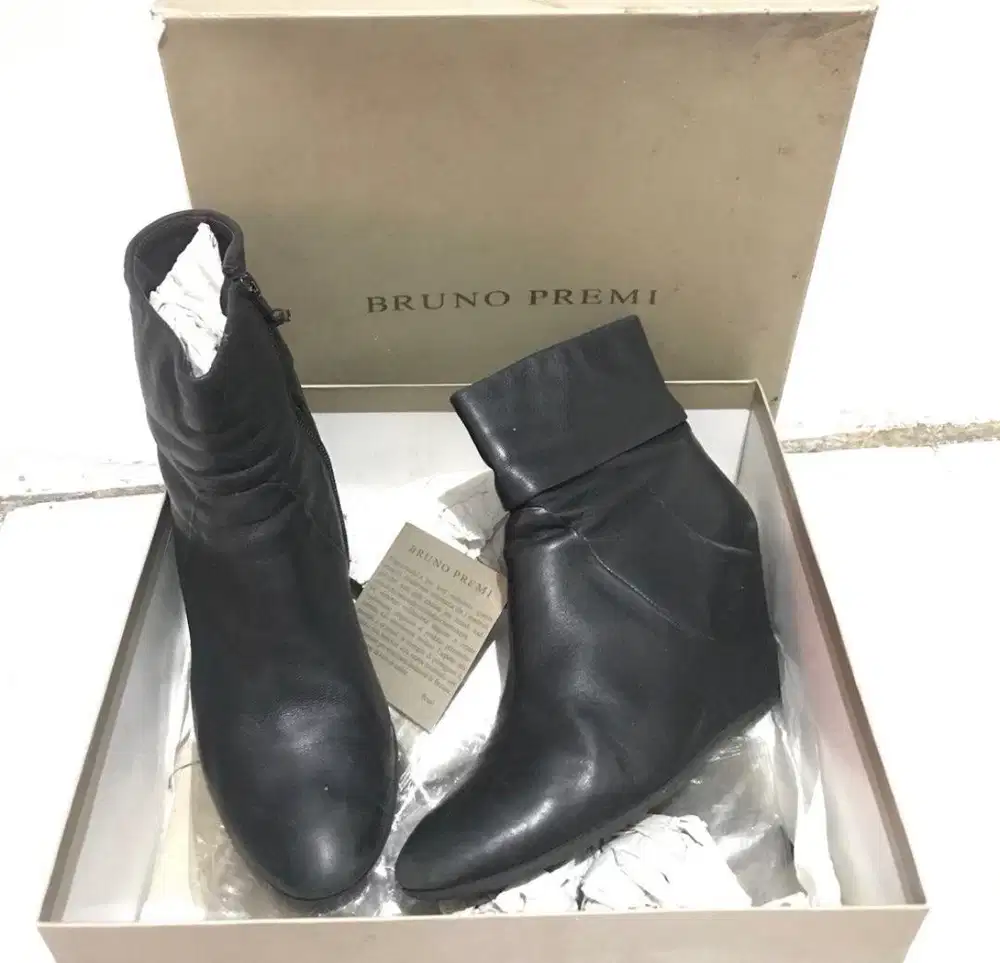 BRUNO PREMI ANKLE BOOTS