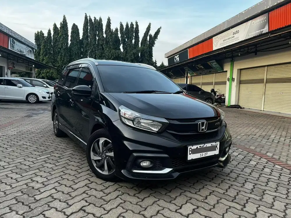 5JT MOBILIO RS CVT 2017 BLACK EDITION RARE ITEM !