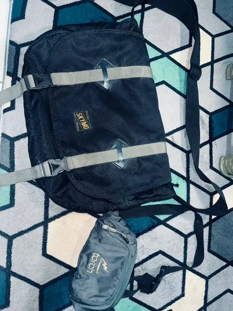 Tas Selempang Skymo(hitam + Tas Selempang Torch Vallejo Waisbag (grey)