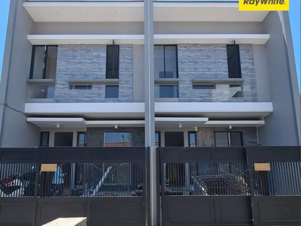 Dijual Rumah 2 lantai di Klampis Semolo Timur Surabaya