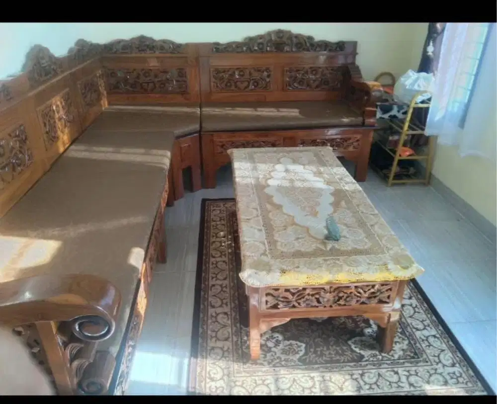 Disewakan rumah beserta isi