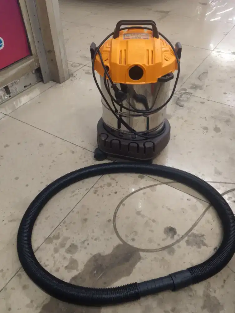 Vacum Cleaner 12L Merk Ingco