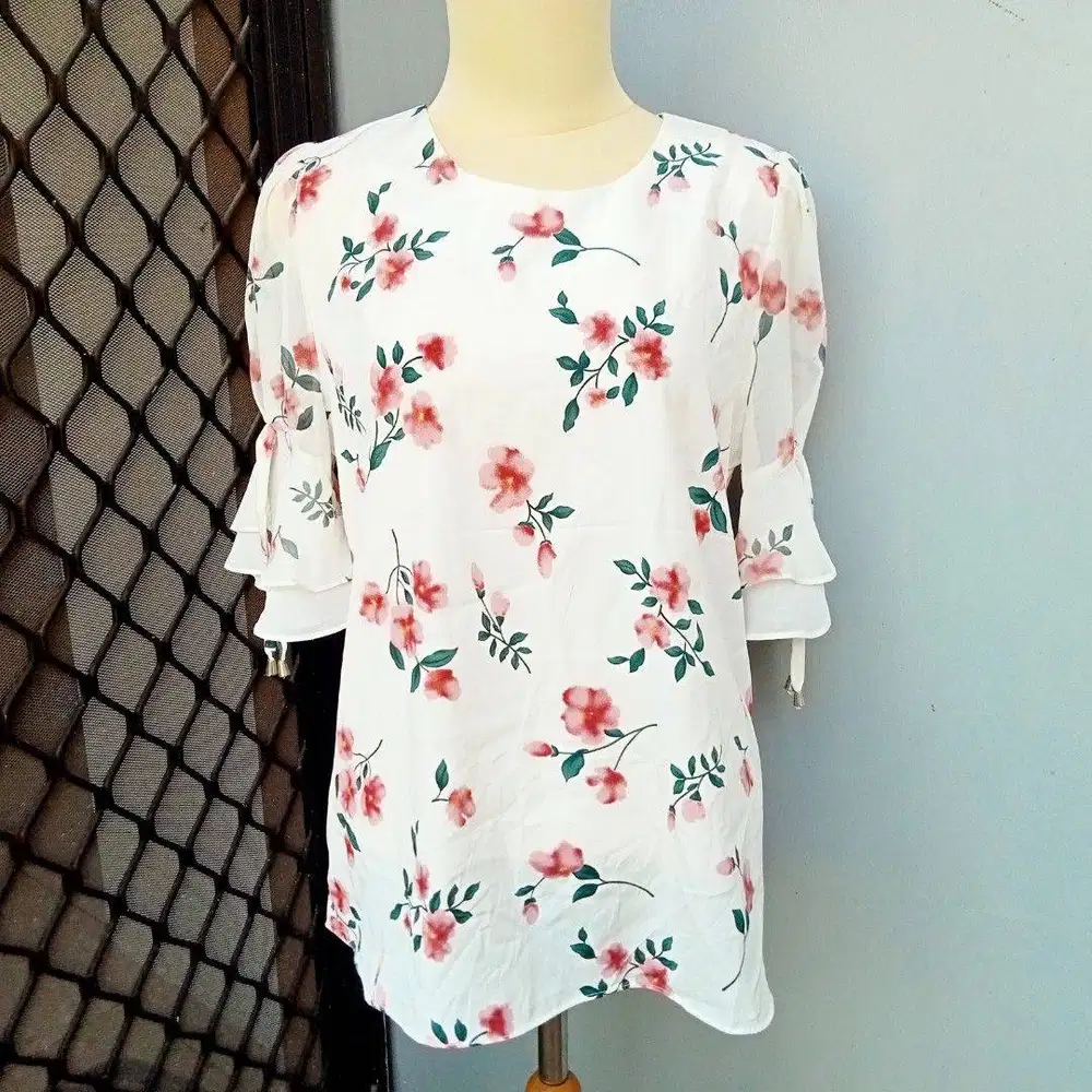 Blouse Wanita Putih Bunga