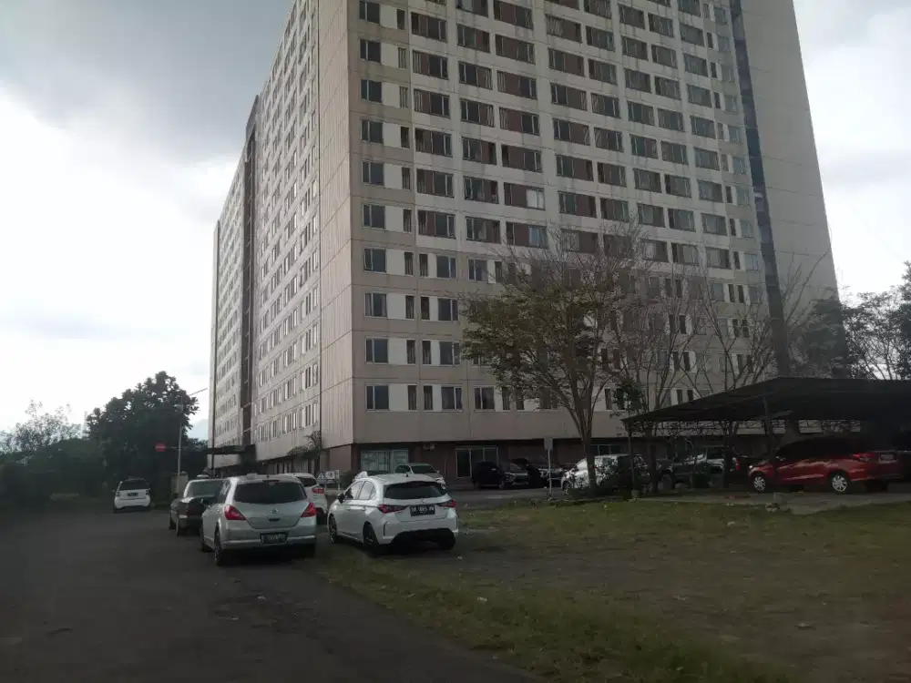 Disewakan 1 unit apartemen emerald, Hub:0818631198