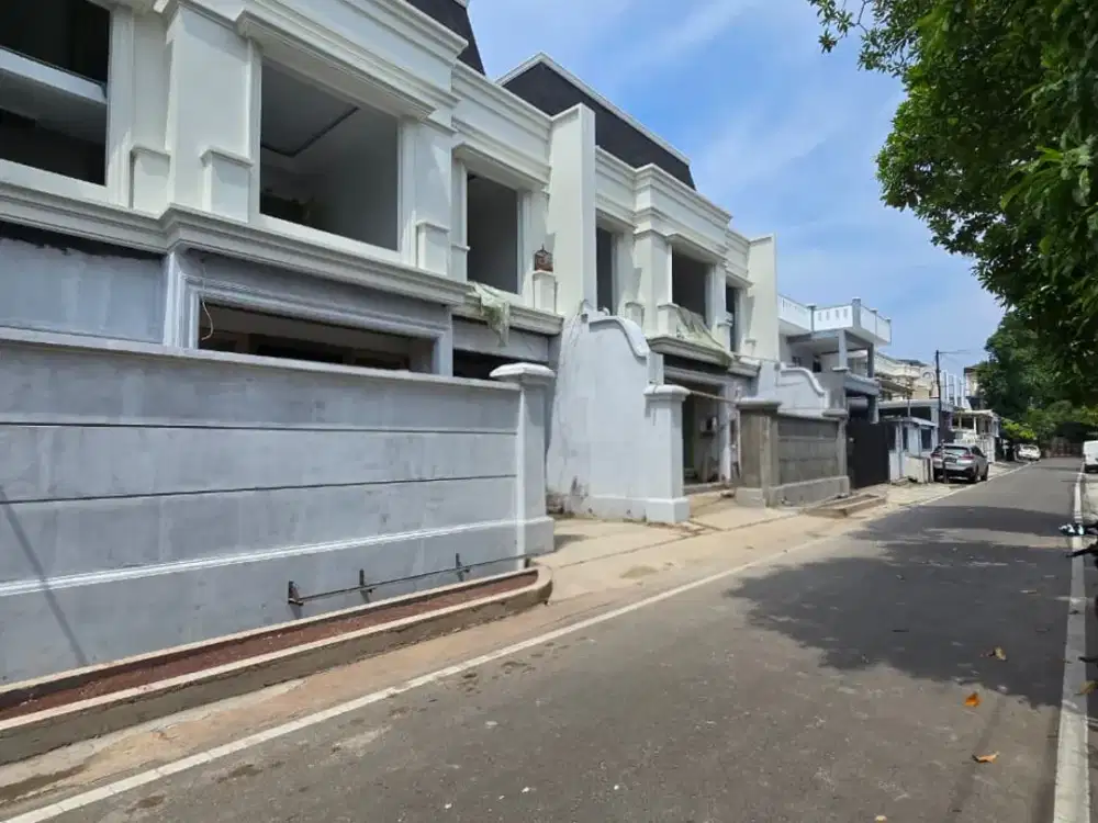 Rumah Mewah American Classic dengan Rooftop Luas Di Cempaka Putih Tengah Jakarta