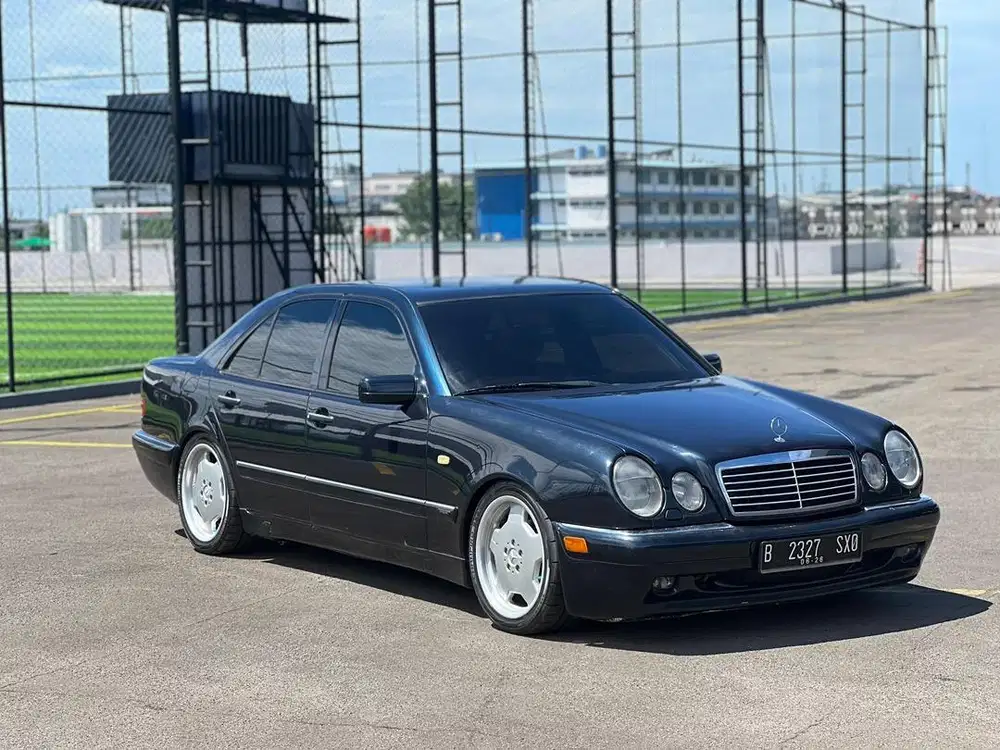 Mercedes benz E320 1997 Full avantgarde siap pakai