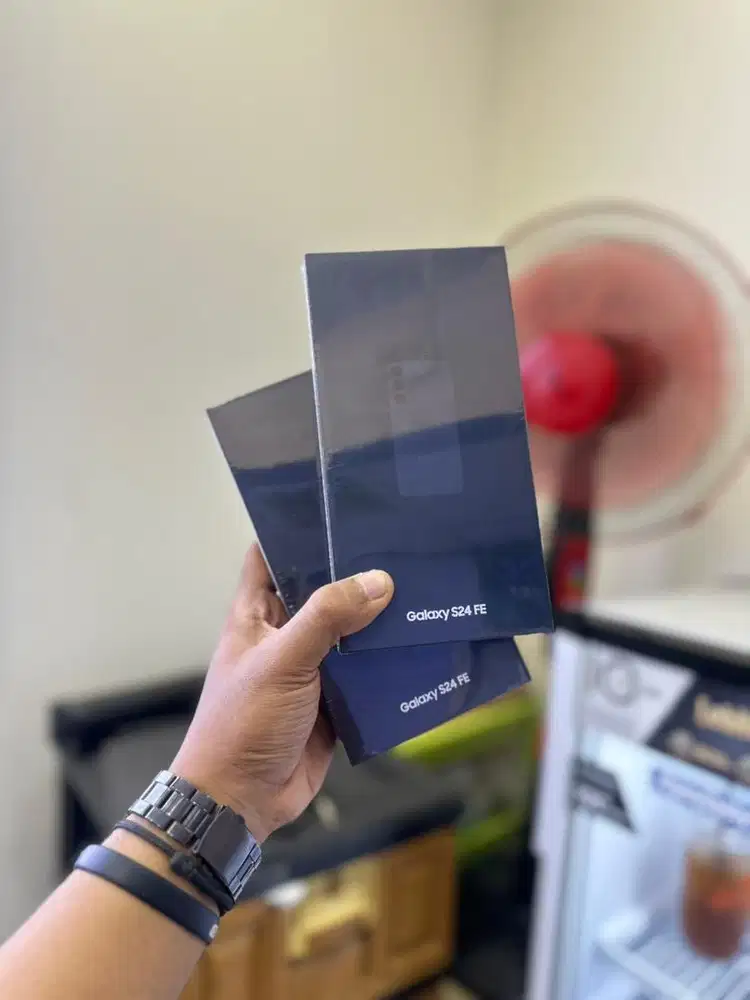 Samsung s24 fe 256gb new