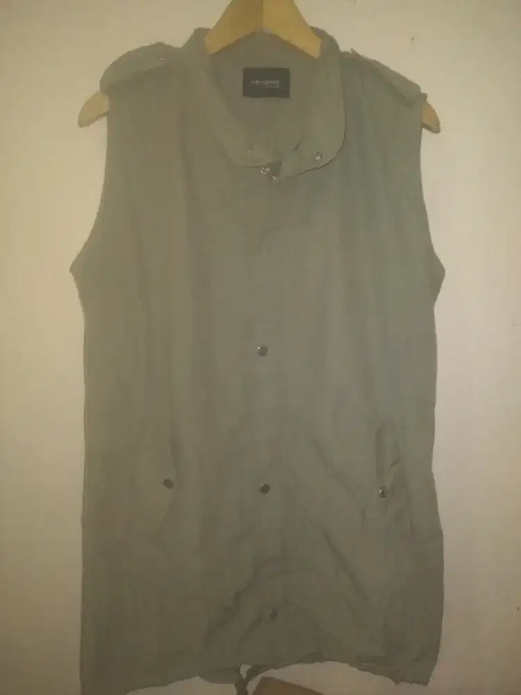 Long coat tanpa lengan