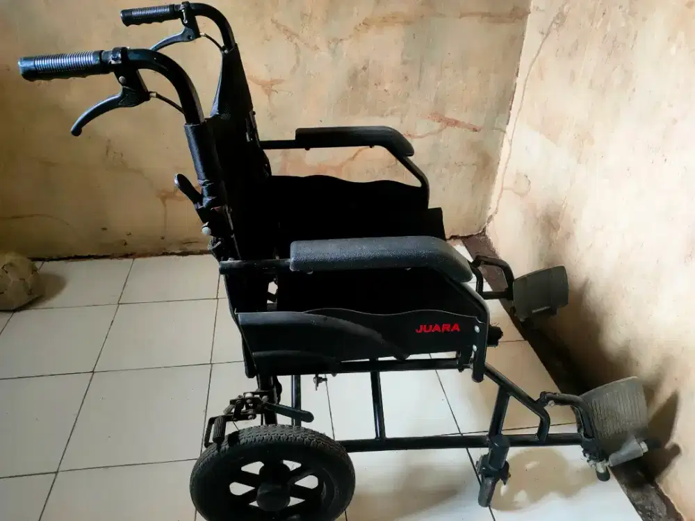 DI JUAL CEPAT KURSI RODA