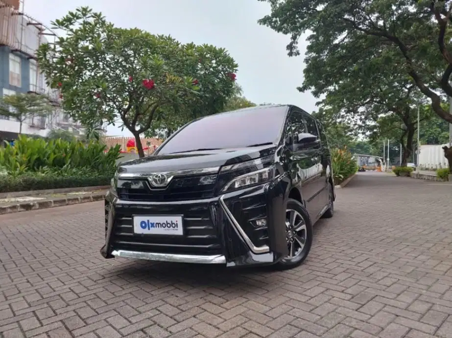 LOW DP Toyota Voxy 2.0 Bensin-AT 2019 PKL