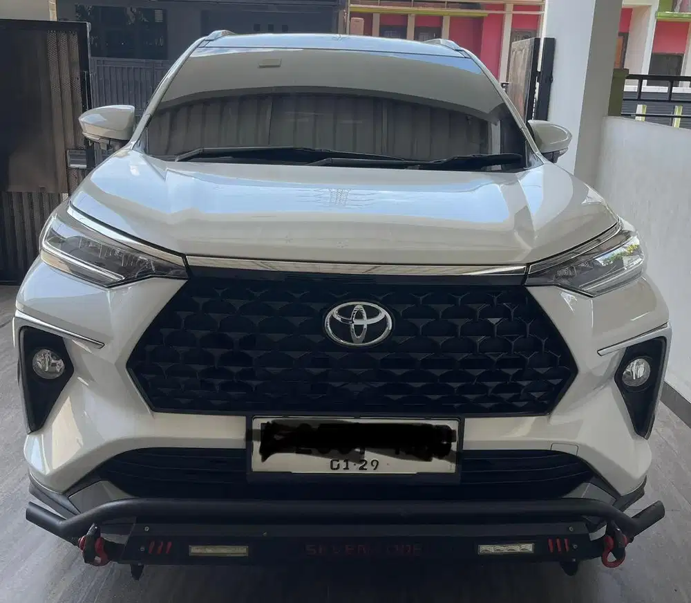 Km rendah-  Toyota Avanza Veloz 1,5 Q CVT bensin -AT