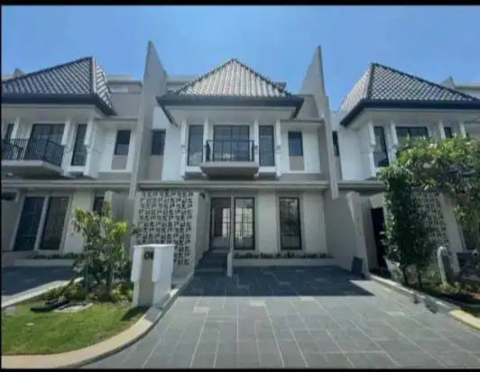 DI SEWAKAN RUMAH VIEW DANAU SUMMRECON BOGOR ( THE ALDERWOOD LAKE VIEW)