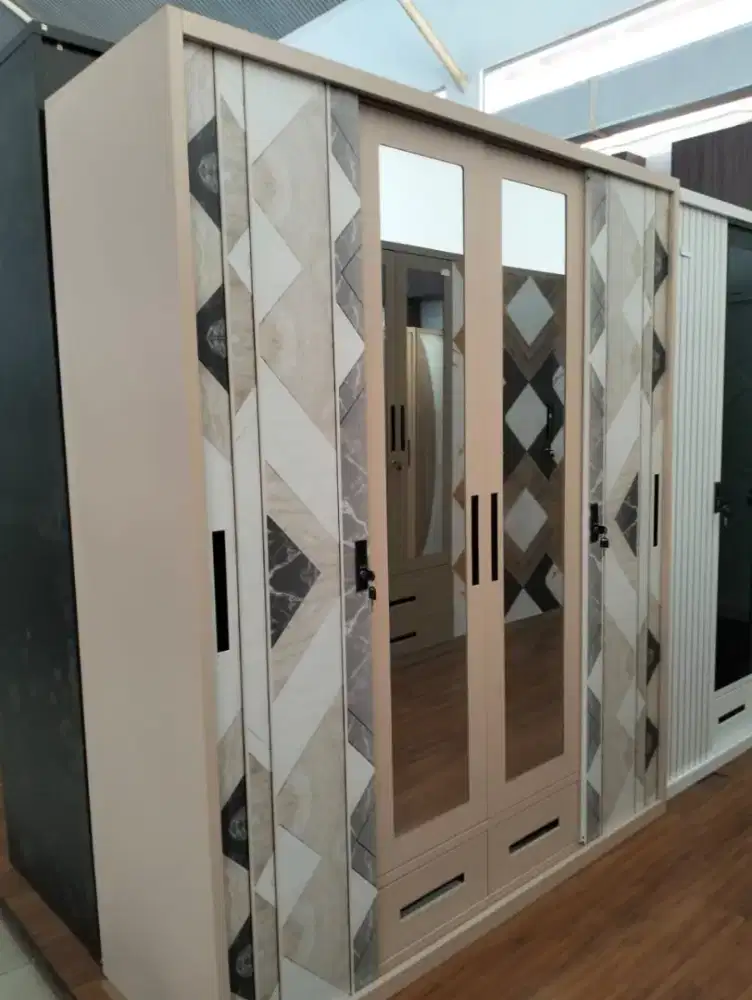 KREDIT LEMARI OLYMSTELL