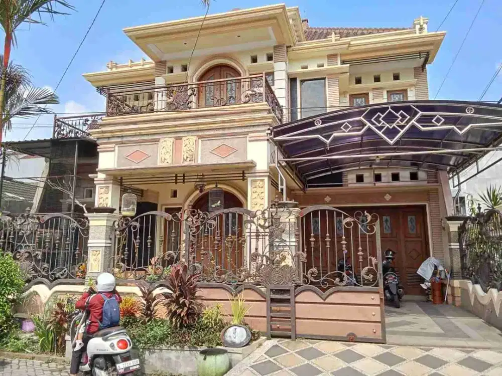 RUMAH DUA LANTAI PERUMAHAN SAWOJAJAR SATU MALANG