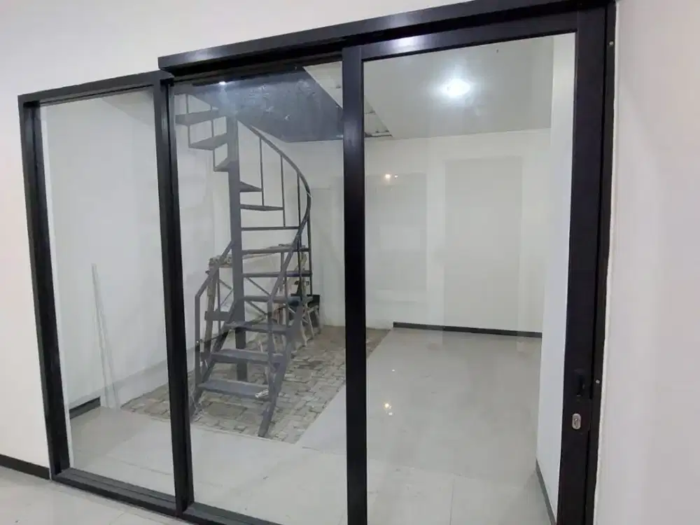 DISEWAKAN RUMAH 2 Lantai di TAMAN KOPO INDAH V; kab bandung -MT