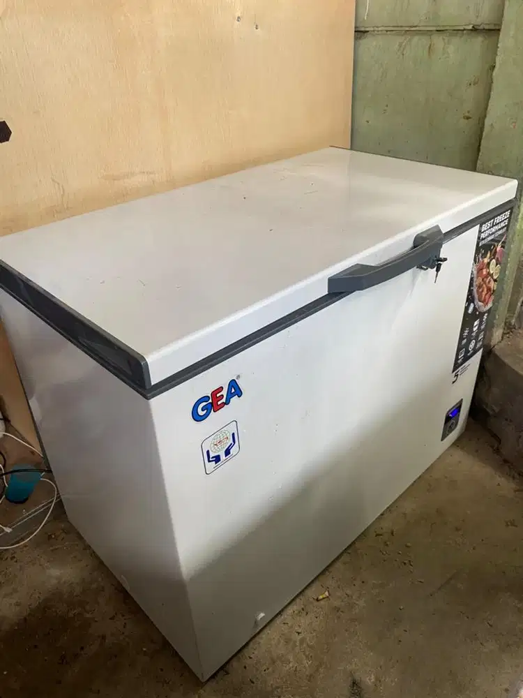 Frezer mrek GEA uk 318