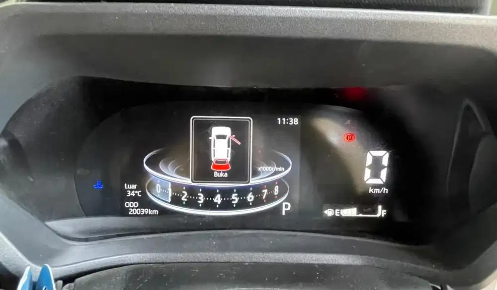 Km rendah-  Toyota Avanza Veloz 1,5 Q CVT bensin -AT