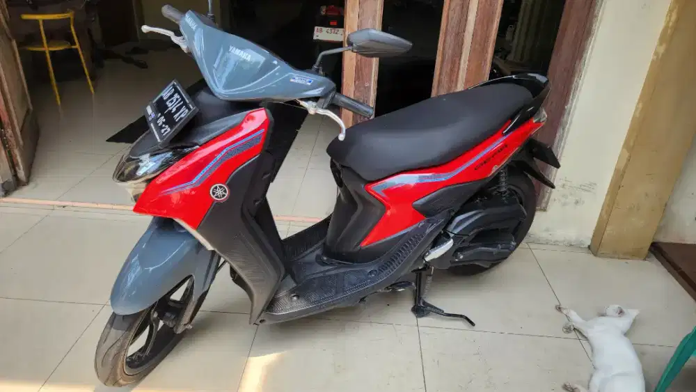 Gear 125 f1 2022 hitam abu Gbm