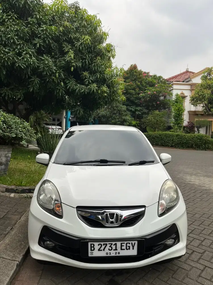 Mobil Honda Brio E Matic 2015 Warna Putih