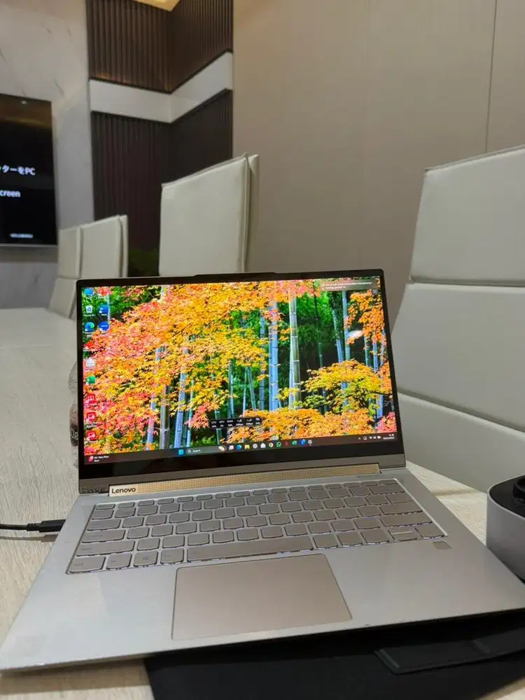 Lenovo Yoga C940 - Slim & Touchscreen