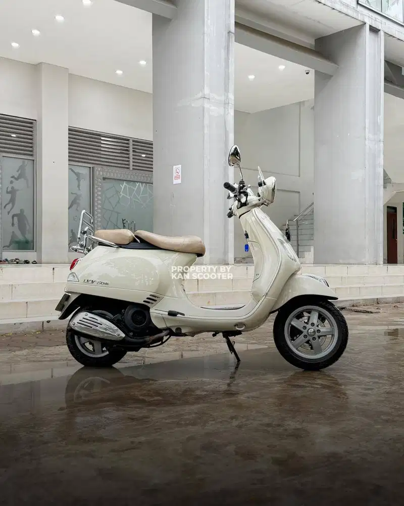JUAL MURAH VESPA LXV 150 3V 2014 MULUS