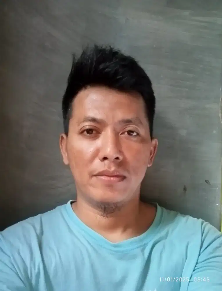 Mencari pekerjaan yg  ada tempat tinggal bersama anak istri.