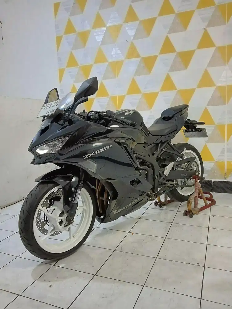 Kawasaki ninja ZX25R 2023 mulus antik