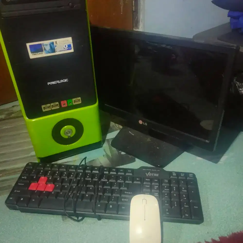 Komputer desktop core2duo ram4 giga