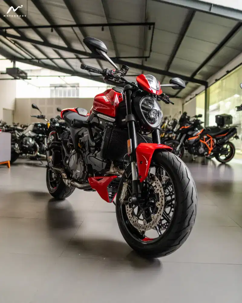 Ducati Monster 937 Ducati Red 2022