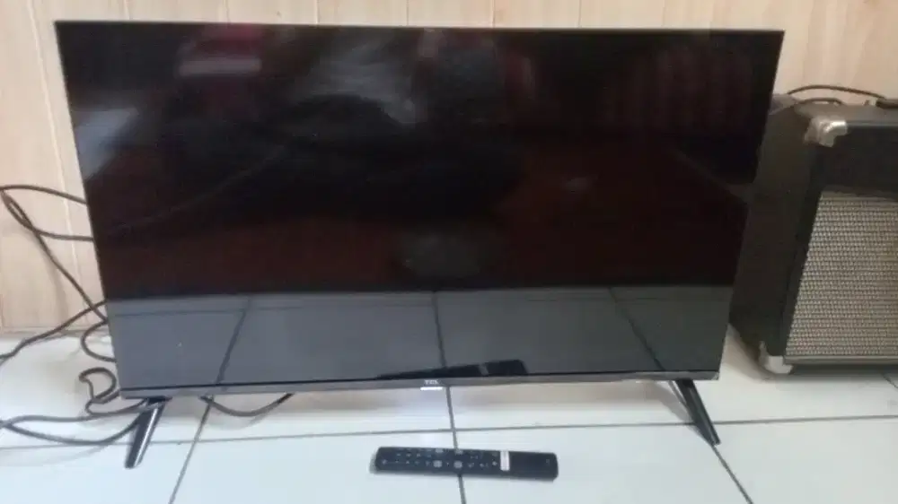 Tv LED tcl android digital 32inchi likenew