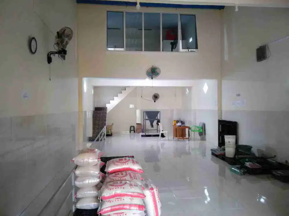 mini gudang dan ruko akses truck tepi jalan ramai dekat tol gate solo