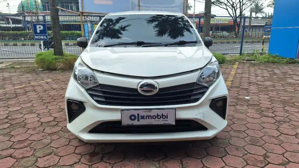 DP Rendah  4JT Daihatsu Sigra 1.0 D Bensin-MT 2021 Putih