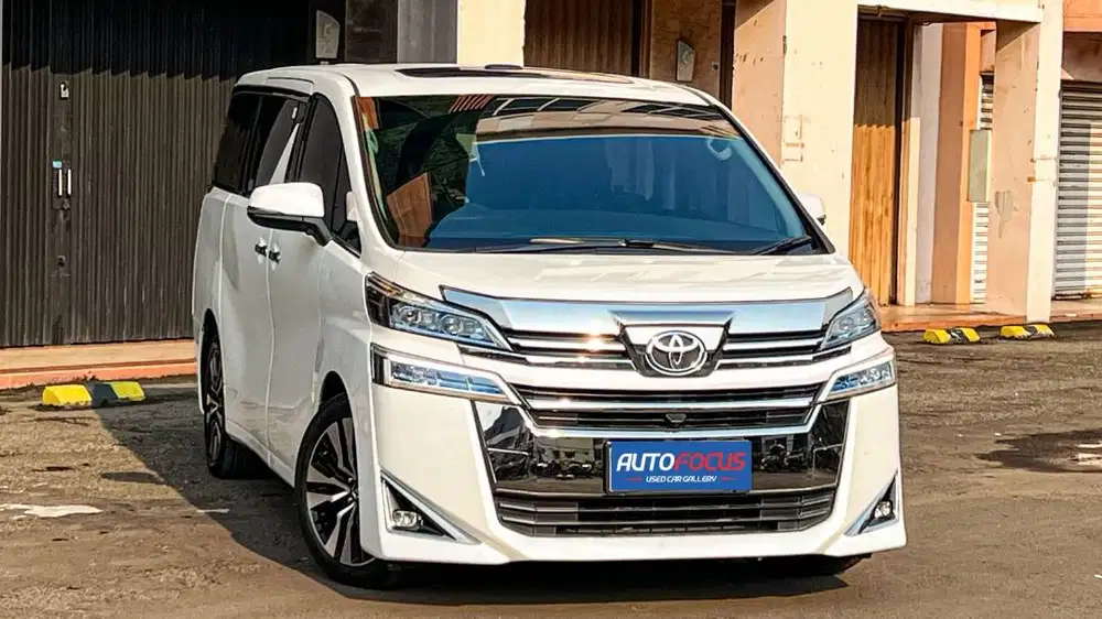 Toyota Vellfire 2.5 G AT putih Metalik 2019 Low Km record tgn 1