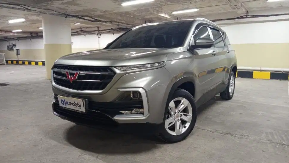 Wuling Almaz 1.5 Smart Enjoy 6 7-Seater Bensin-MT 2019 Abu