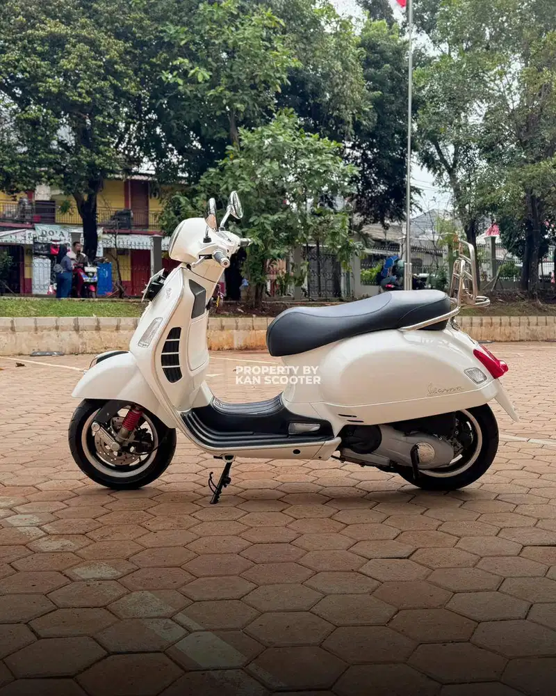 VESPA GTS 150 3V 2014 TERMURAH