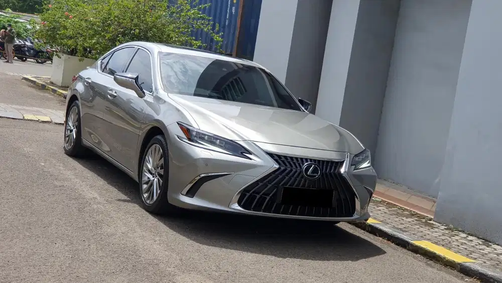 [ GARANSI 5TH ] Lexus ES300 ES 300 Hybrid Ultra Luxury 2024 2025