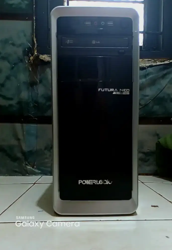 Cpu INTEL i5 , Hdd 500 GB.