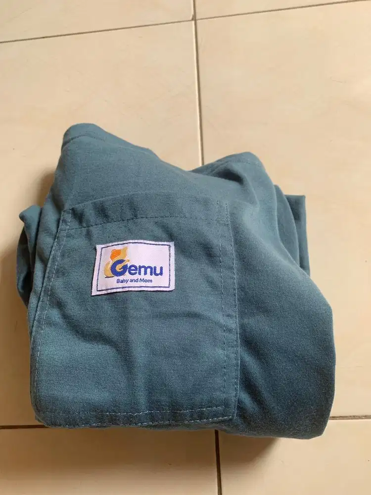 gendongan bayi m shape