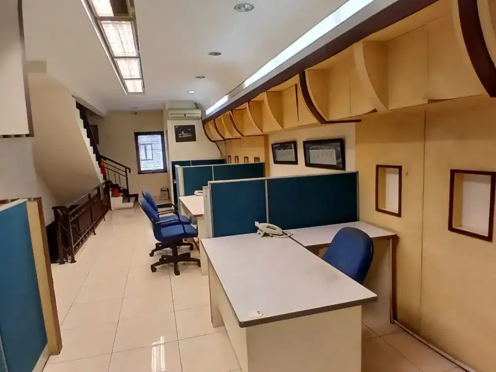 Judul Iklan RuKo Strategis DiJual dan diSewakan strategis  terletak di jalan utama Pd Indah