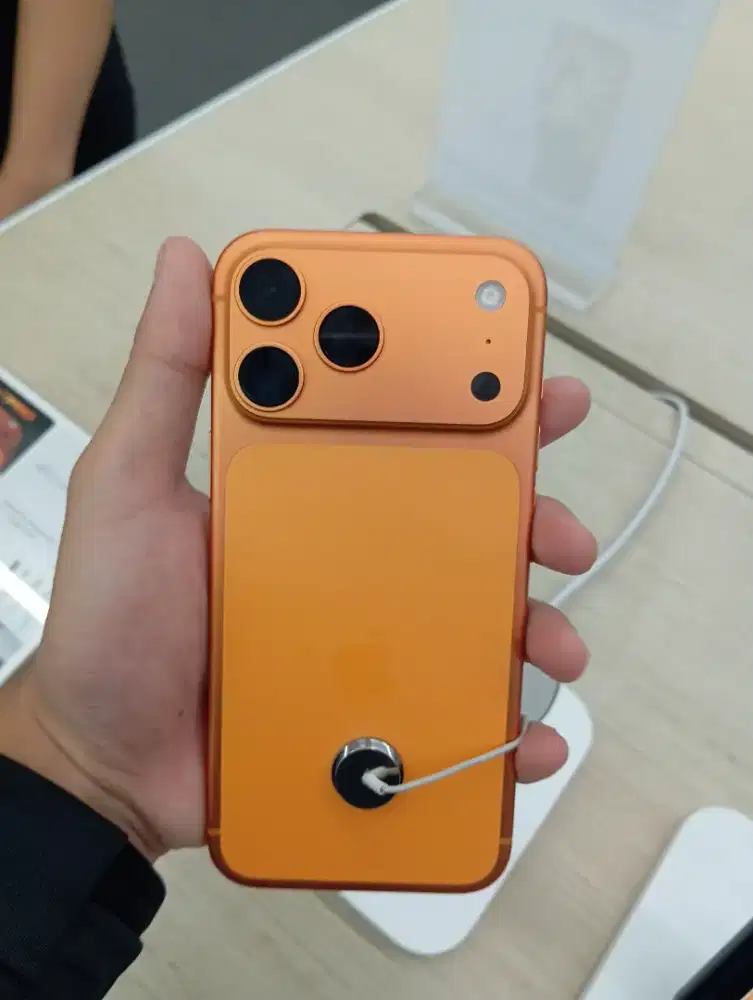 Iphone series 17 pembelian tanpa kartu kredit syaratnya KTP saja