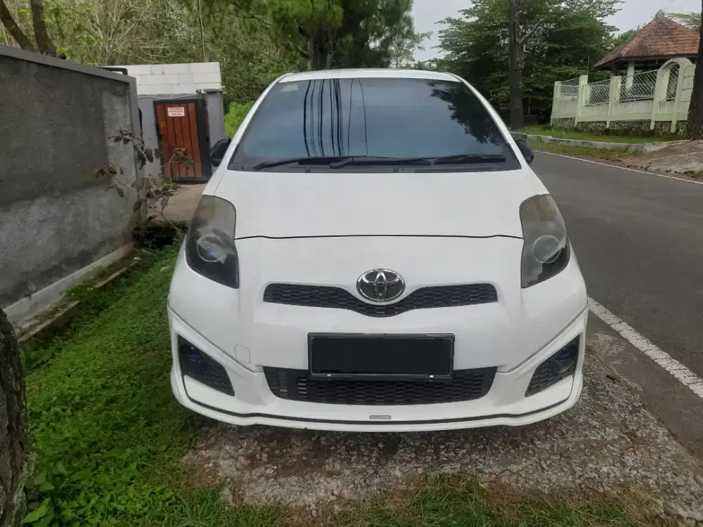 JUAL CEPAT TOYOTA YARIS AT2012